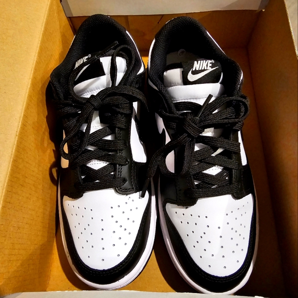 Nike Womans panda 🐼  dunk lows